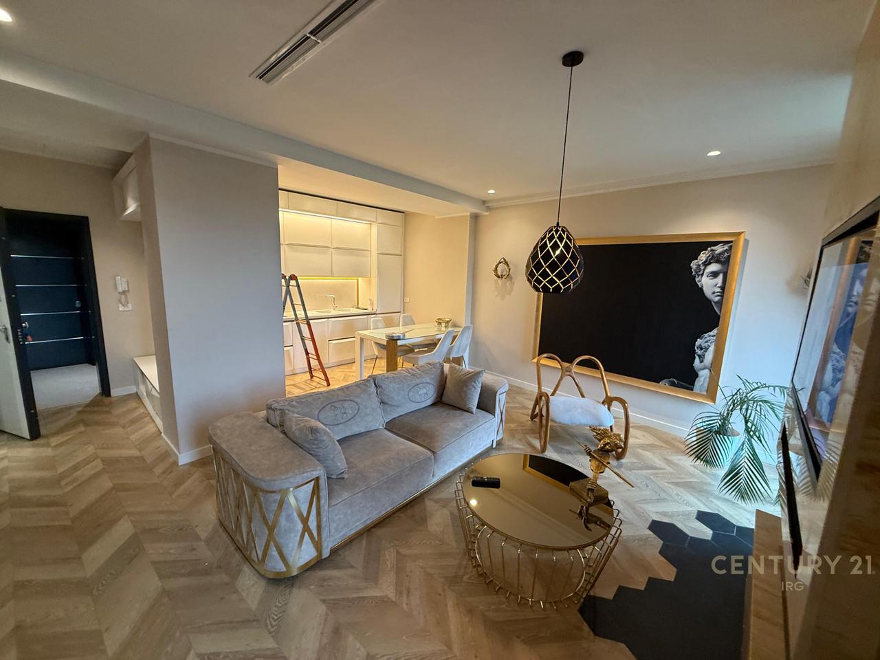 Apartament luksoz 1+1 + Post Parkimi te Park Gate!