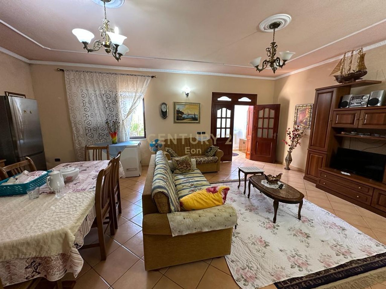 VILE PER SHITJE ME PAMJE DETI NE SHKALLNUR !