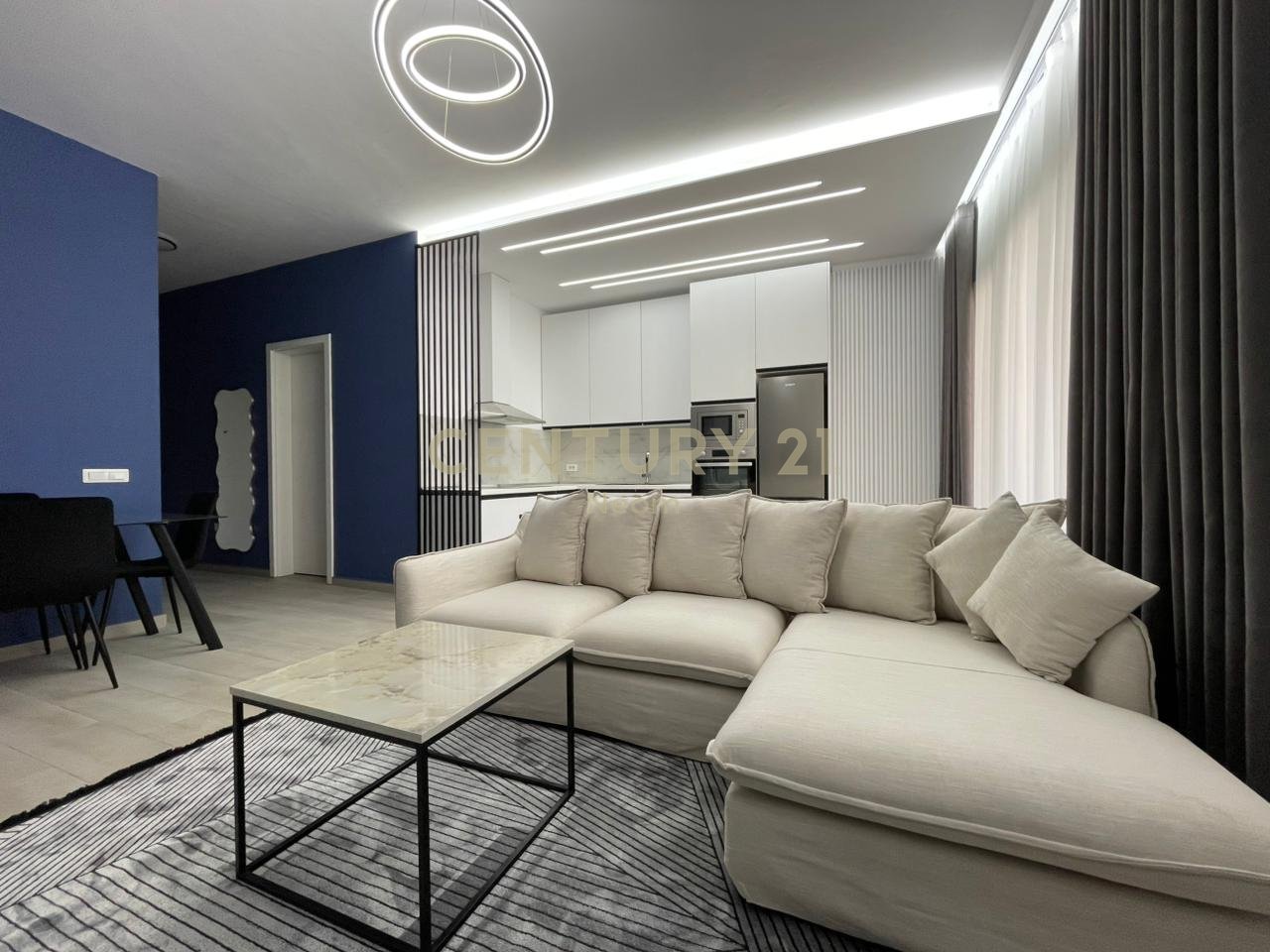 Qira, Apartament modern 2+1 Liqeni i Thate me pamje te lire!