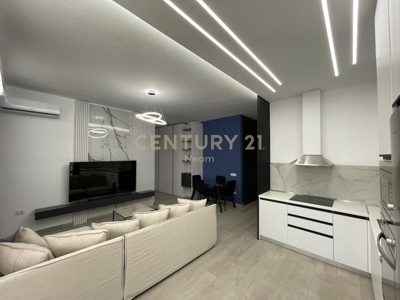 Qira, Apartament modern 2+1 Liqeni i Thate me pamje te lire!