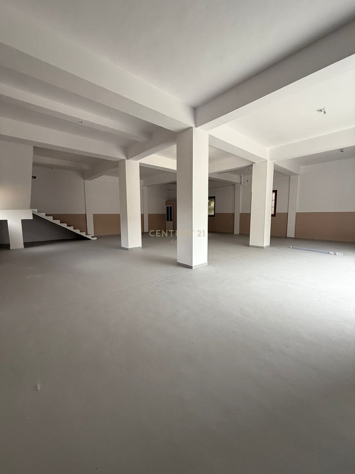 NJESI SHERBIMI ME QIRA ,NE ZONEN E FABRIKES SE "ÇIMENTOS" VLORE!!!