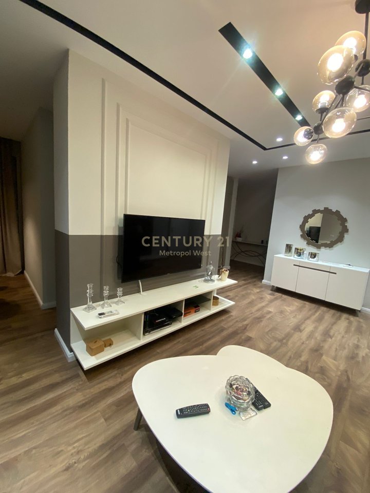 APPARTAMENTO 3+1+2 IN AFFITTO VICINO A VIA BARRICATE!