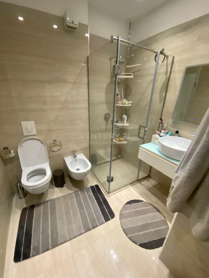 APPARTAMENTO 3+1+2 IN AFFITTO VICINO A VIA BARRICATE!