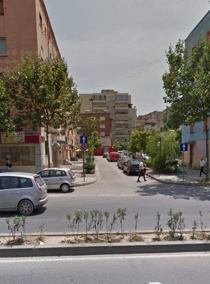 ME QIRA NJESI KOMERCIALE PERBALLE HARRY FULTZ