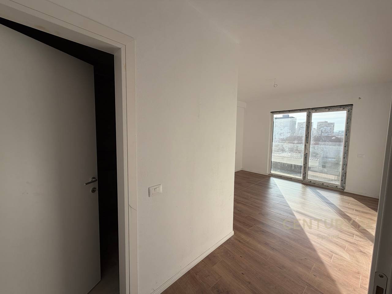Apartament 2+1+2 per shitje ne Bulevardin e Ri, afer Ish- Stacionit te Trenit!