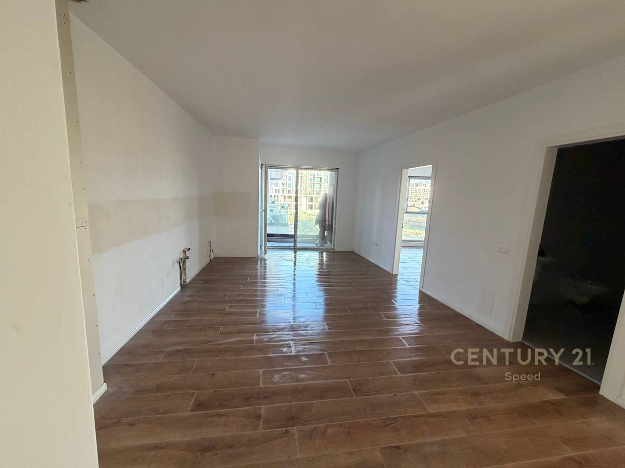 Apartament 2+1+2 per shitje ne Bulevardin e Ri, afer Ish- Stacionit te Trenit!