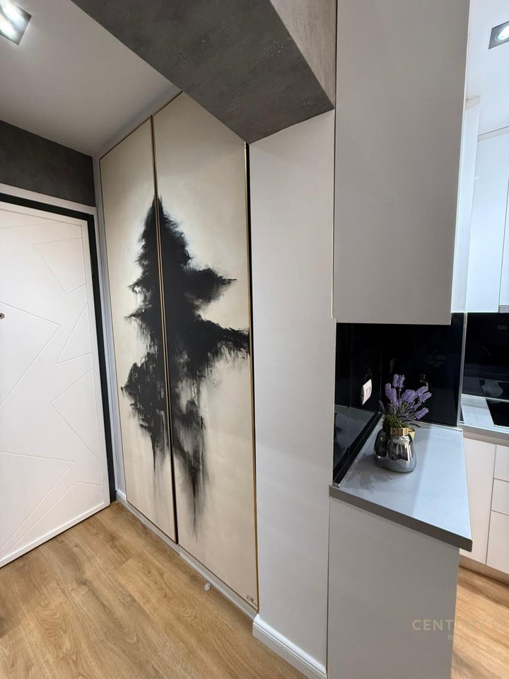 SHITET SUPER APARTAMENT 1+1 TE 21 DHJETORI!!