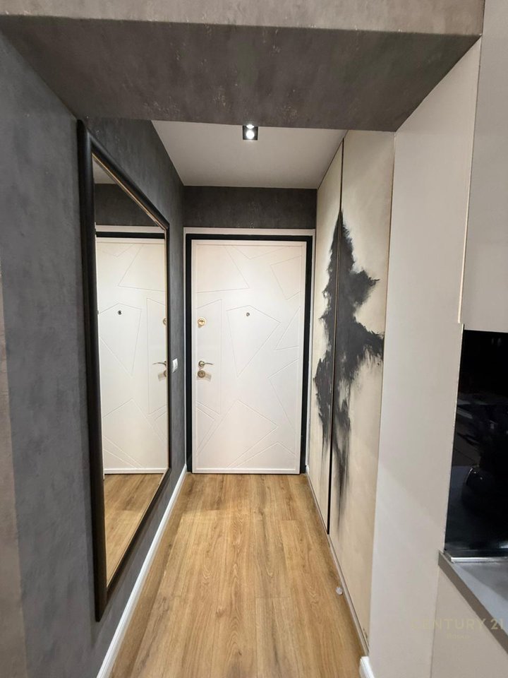 SHITET SUPER APARTAMENT 1+1 TE 21 DHJETORI!!