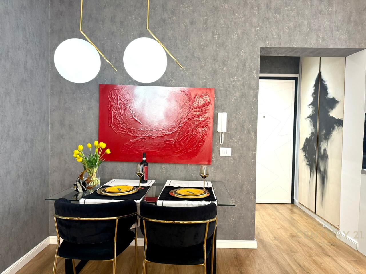 SHITET SUPER APARTAMENT 1+1 TE 21 DHJETORI!!