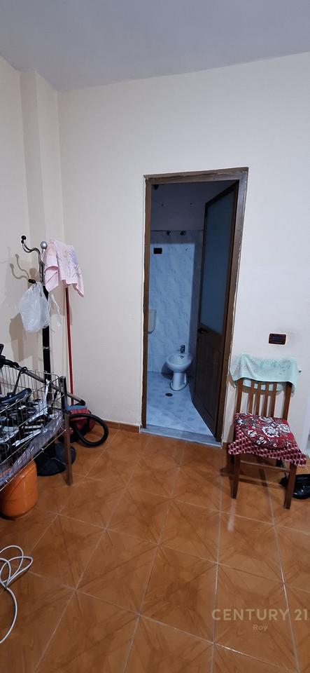 BUSINESS UNIT FOR SALE IN GOLEM CENTER!!!