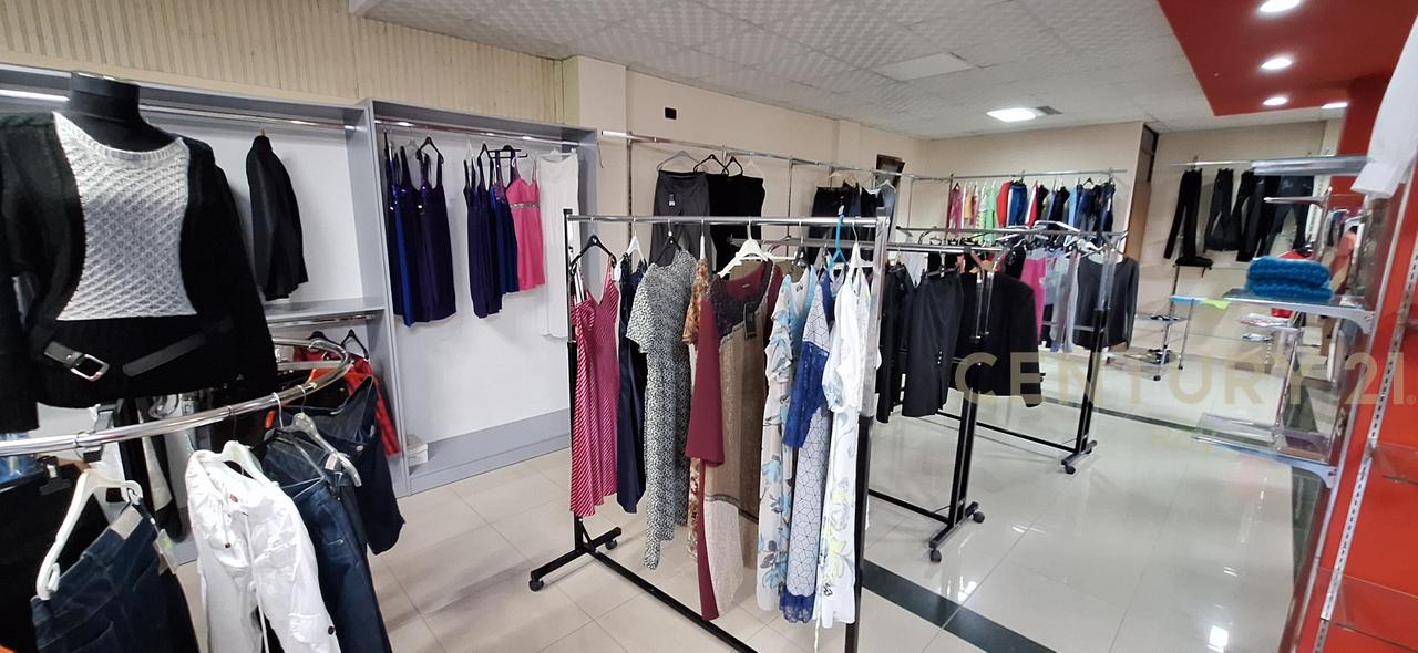 BUSINESS UNIT FOR SALE IN GOLEM CENTER!!!