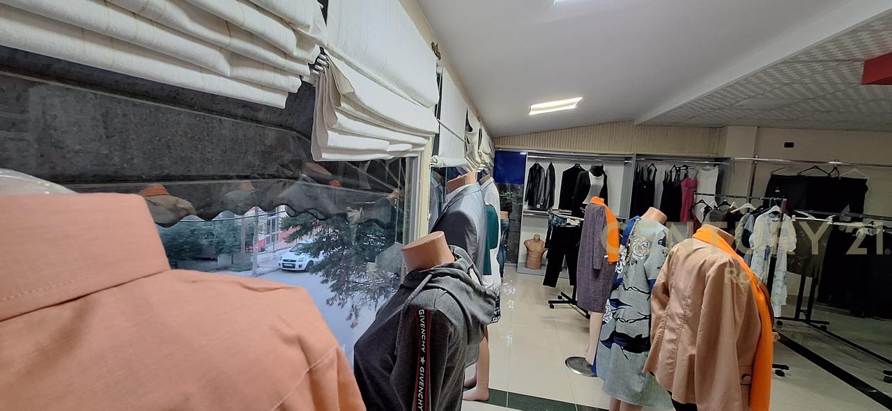 BUSINESS UNIT FOR SALE IN GOLEM CENTER!!!