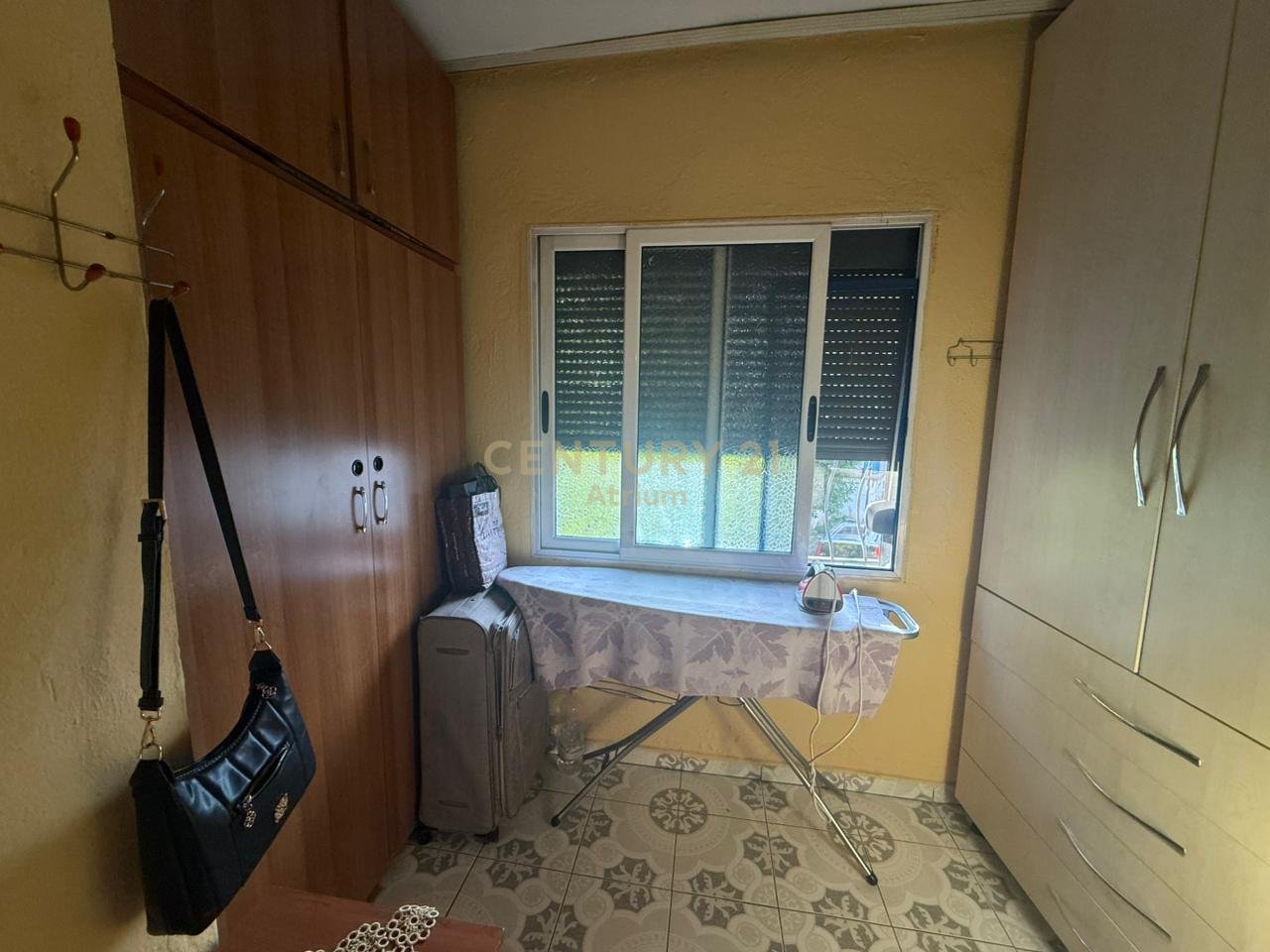 JEPET ME QIRA APARTAMENT 2+1 PRANE SHKOLLES "NIKET DARDANI"