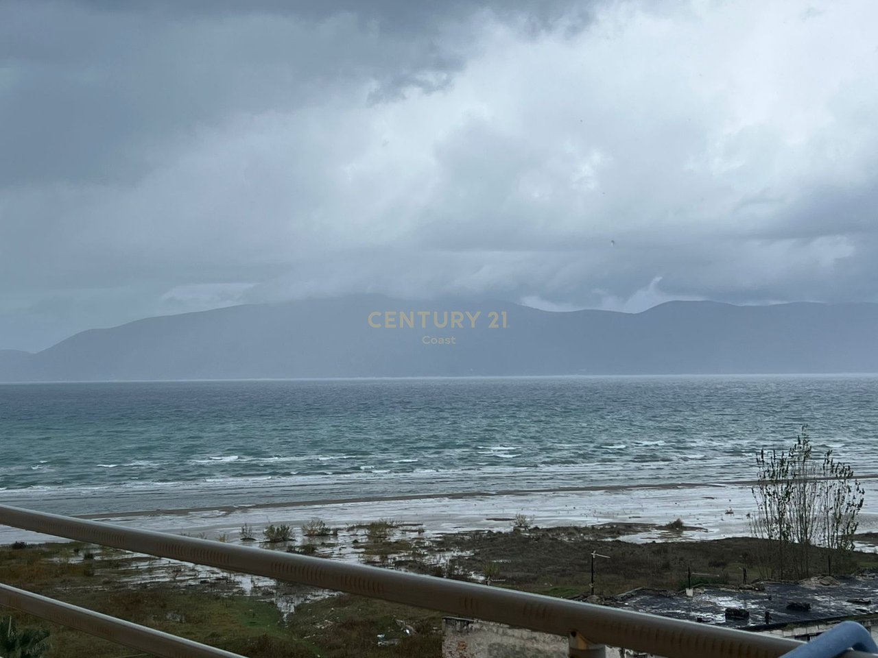 LUKS DHE PANORAMË NGA DETI – APARTAMENT 264 m², KATI I FUNDIT,VLORË!!!