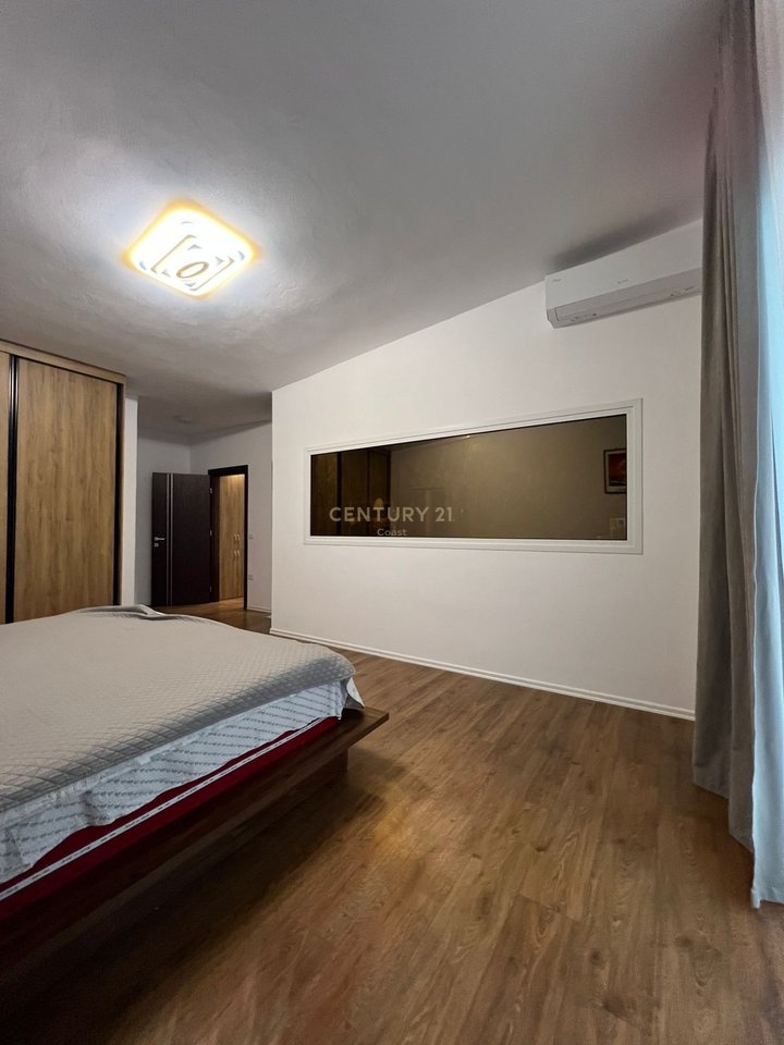 LUKS DHE PANORAMË NGA DETI – APARTAMENT 264 m², KATI I FUNDIT,VLORË!!!