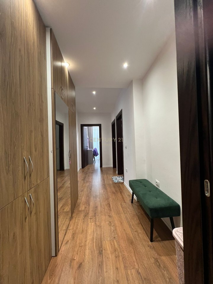 LUKS DHE PANORAMË NGA DETI – APARTAMENT 264 m², KATI I FUNDIT,VLORË!!!