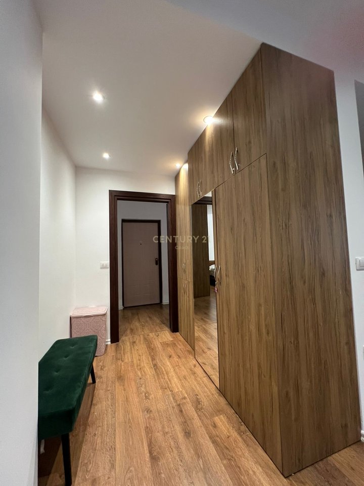 LUKS DHE PANORAMË NGA DETI – APARTAMENT 264 m², KATI I FUNDIT,VLORË!!!