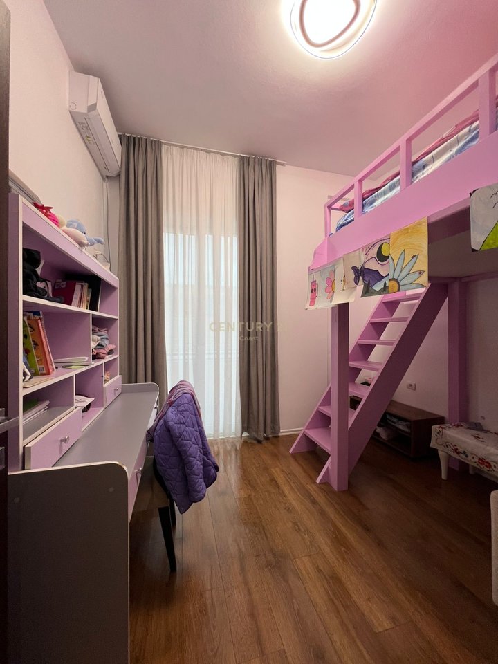 LUKS DHE PANORAMË NGA DETI – APARTAMENT 264 m², KATI I FUNDIT,VLORË!!!