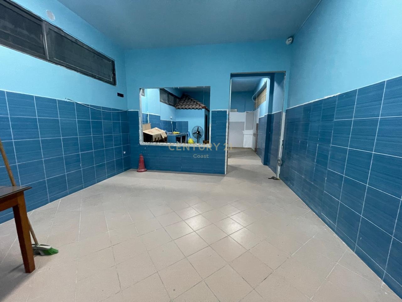 Jepet me qira njësi biznesi 80 m2 ,në Lagjen Kushtrim.!!!