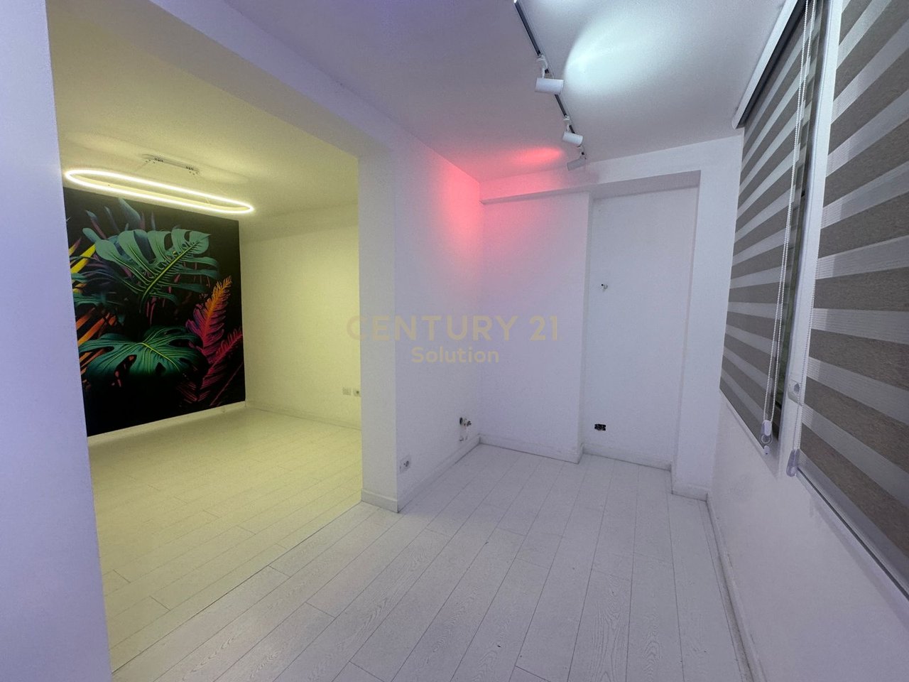 BUSINESS PREMISES FOR RENT AT ZOGU I ZI!