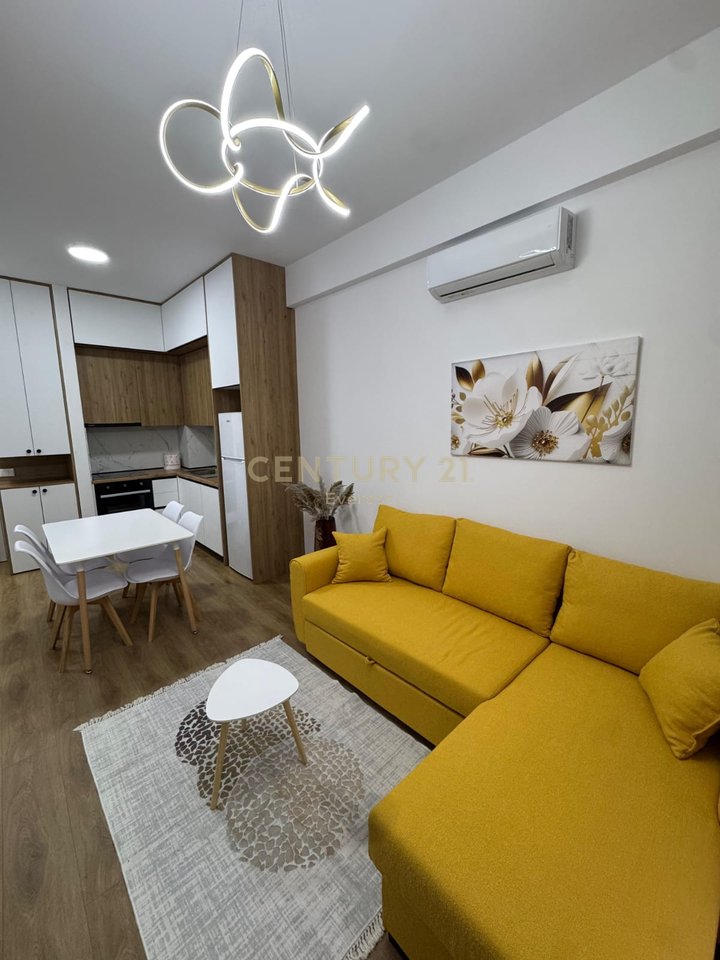 KOMPLEKSI MANGALEM, APARTAMENT 1+1 PER QIRA