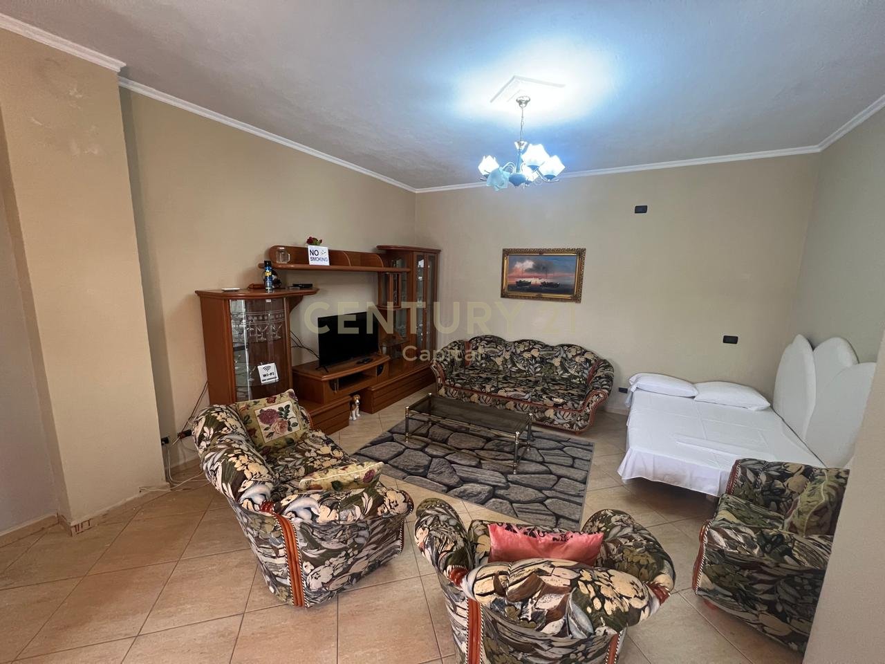 Apartament 120m2 dhe 300m2 verandë!