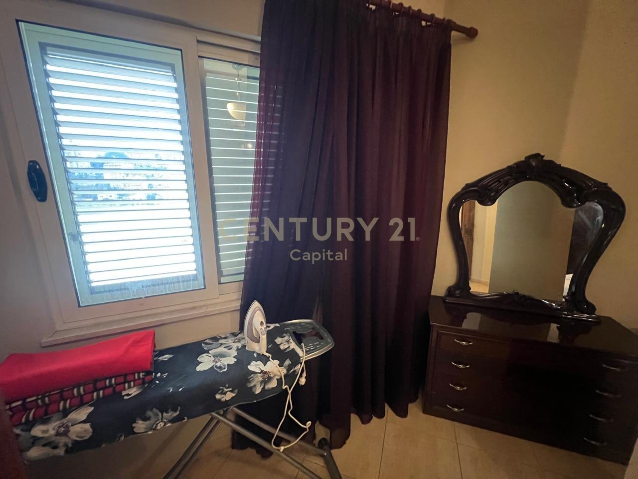 Apartament 120m2 dhe 300m2 verandë!