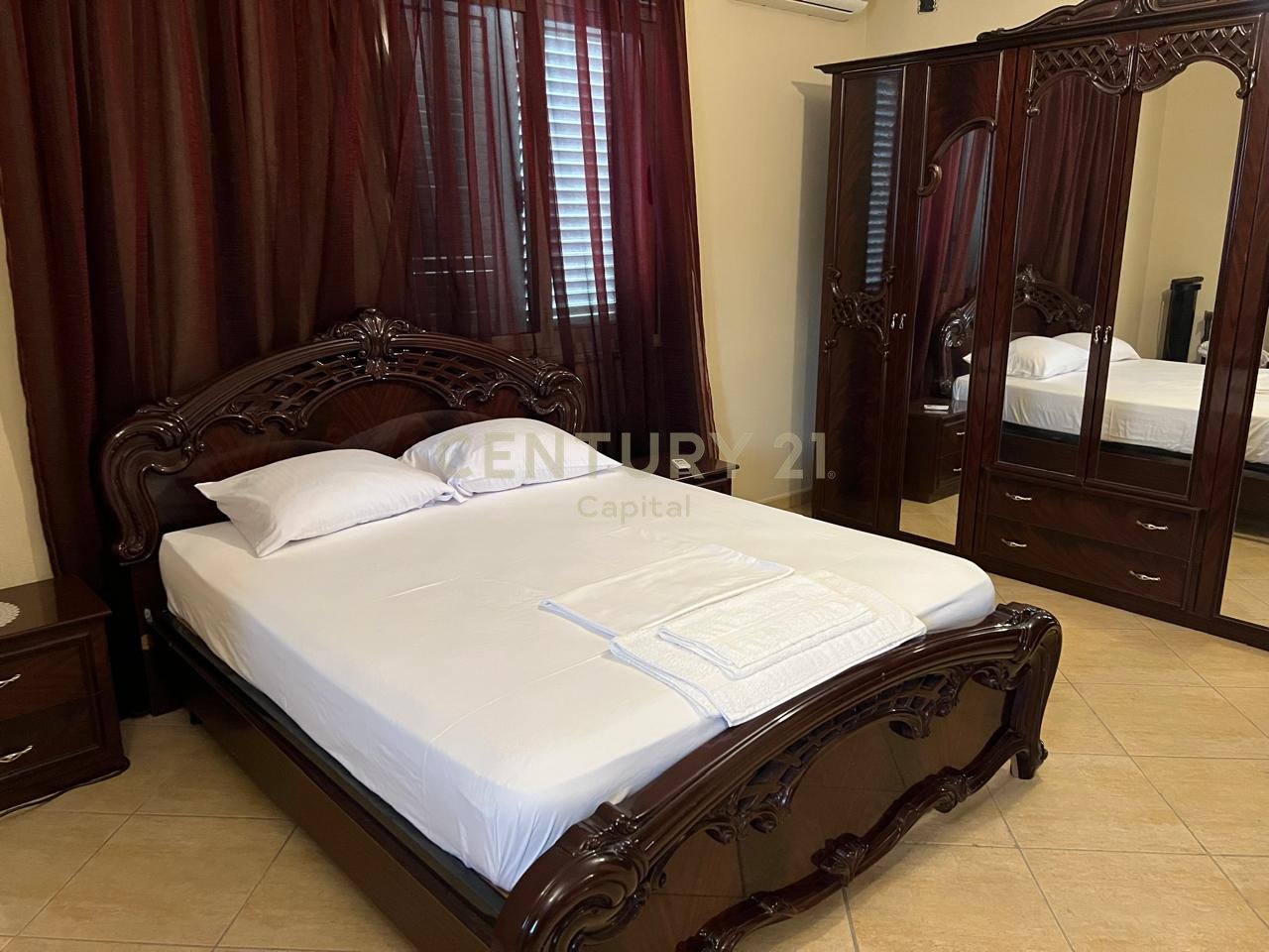 Apartament 120m2 dhe 300m2 verandë!