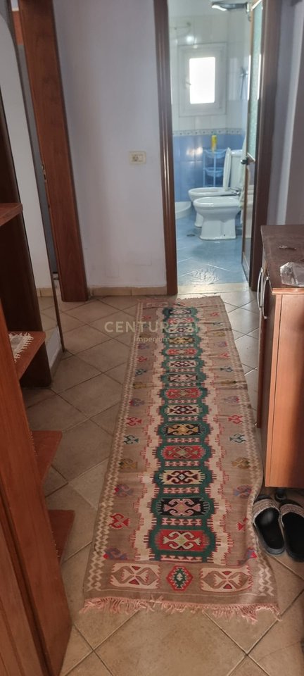 Apartament 2+1 për Qira në Kombinat!