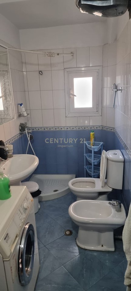 Apartament 2+1 për Qira në Kombinat!