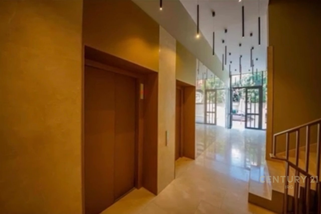 JEPET ME QIRA APARTAMENT 1+1 TEK GREEN TARACE, RRUGA BARRIKADAVE !