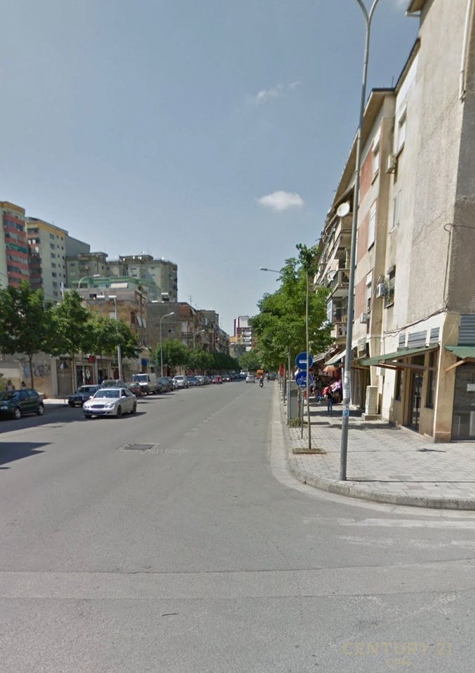 SHESIM AMBJENT MULTIFUNKSIONAL OPEN SPACE KATI -1 TEK RRUGA BARRIKADAVE,TIRANE