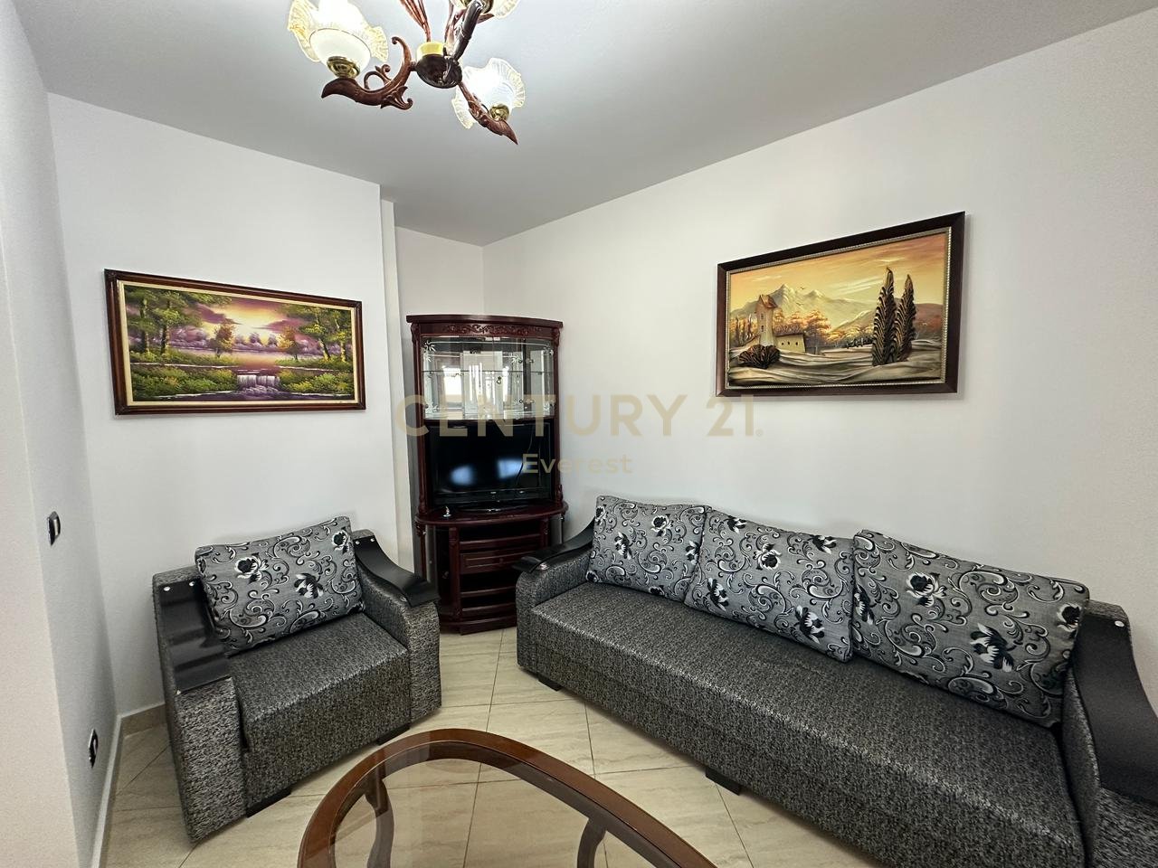 XHAMLLIKU, APARTAMENT 2+1 PER QIRA