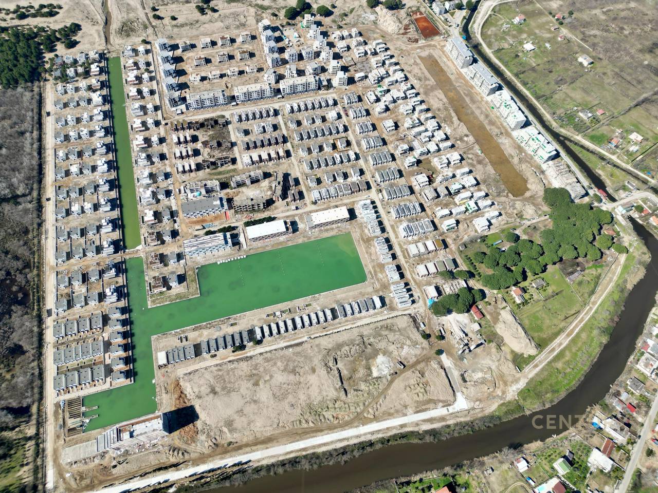 VILE TE TURQUOISE MARINA, GJIRI I LALZIT!