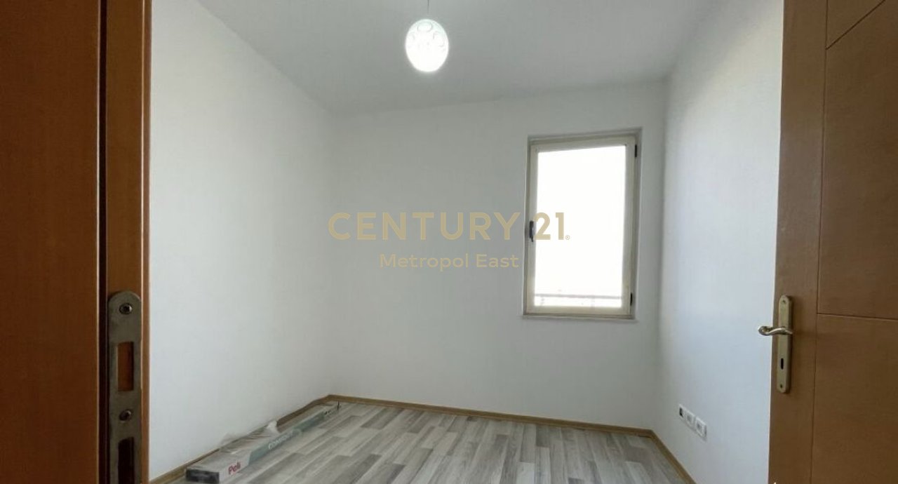 Shitet Apartament 2+1 ne Yzberisht