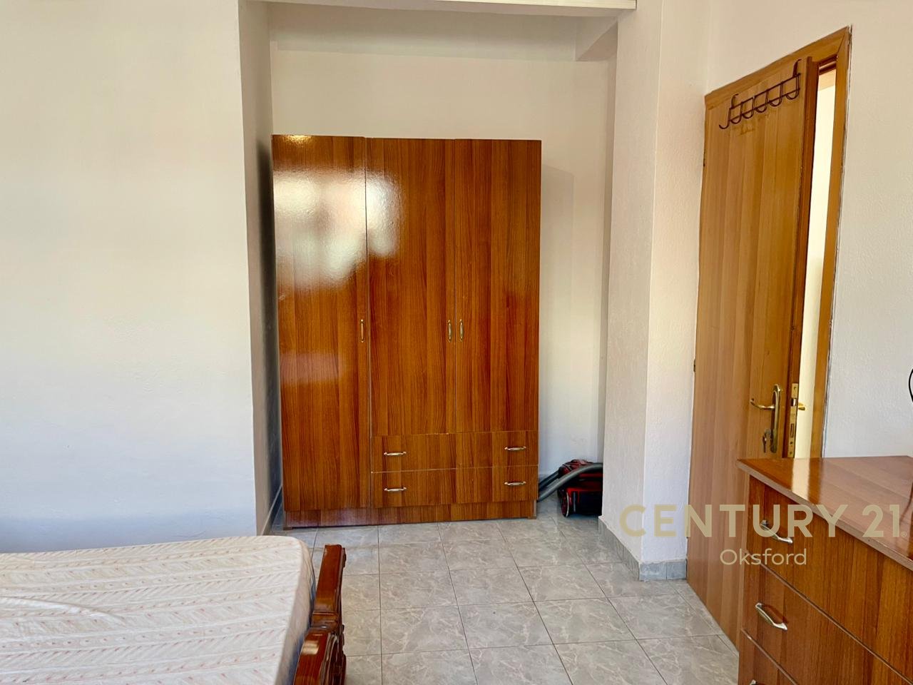 1+1 APARTMENT AT THE 1st FLOOR OF THE 3-STORY VILLA FOR SALE!!