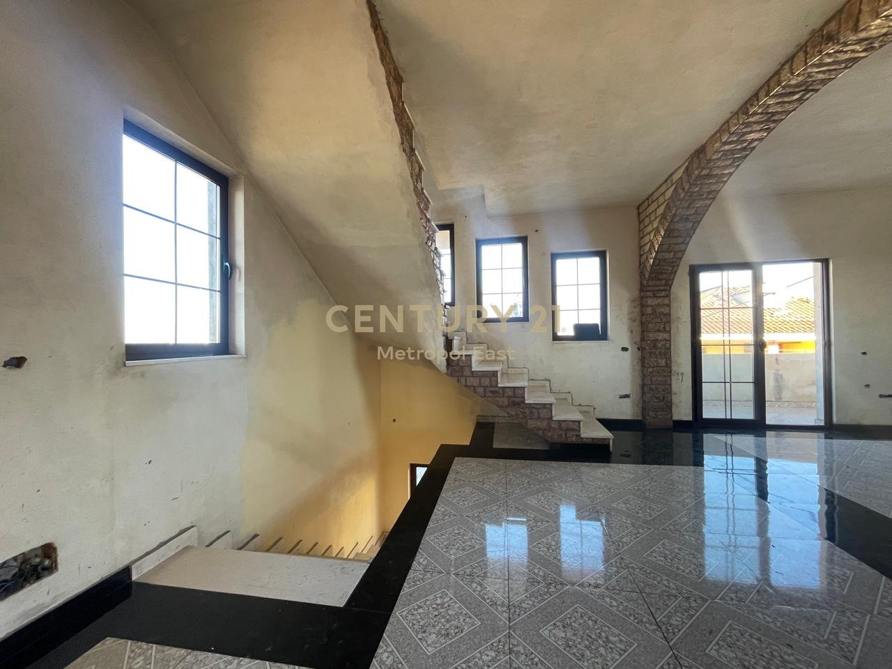 VILLA SU DUE PIANI IN VENDITA A SAUK TE RI