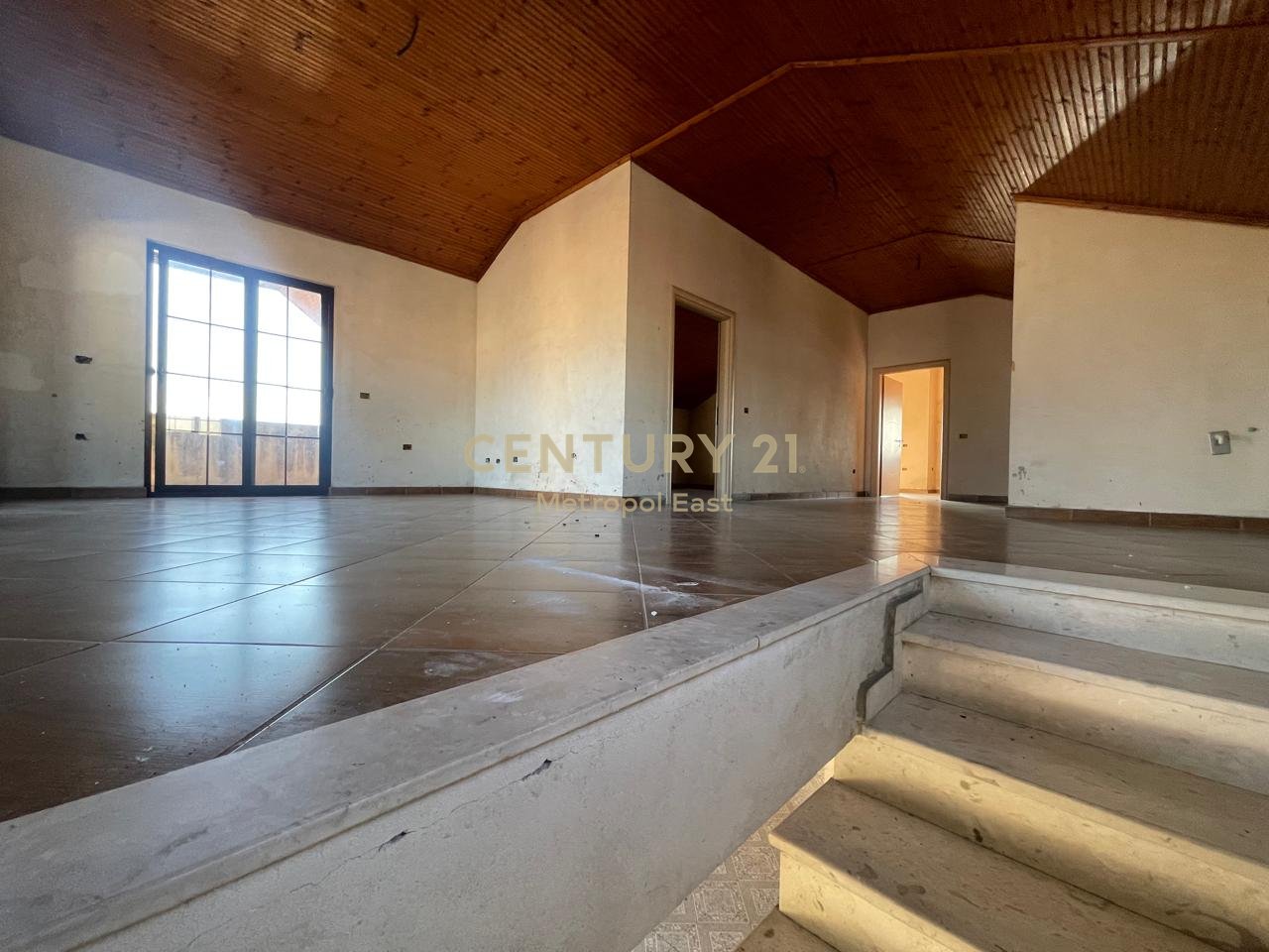 VILLA SU DUE PIANI IN VENDITA A SAUK TE RI