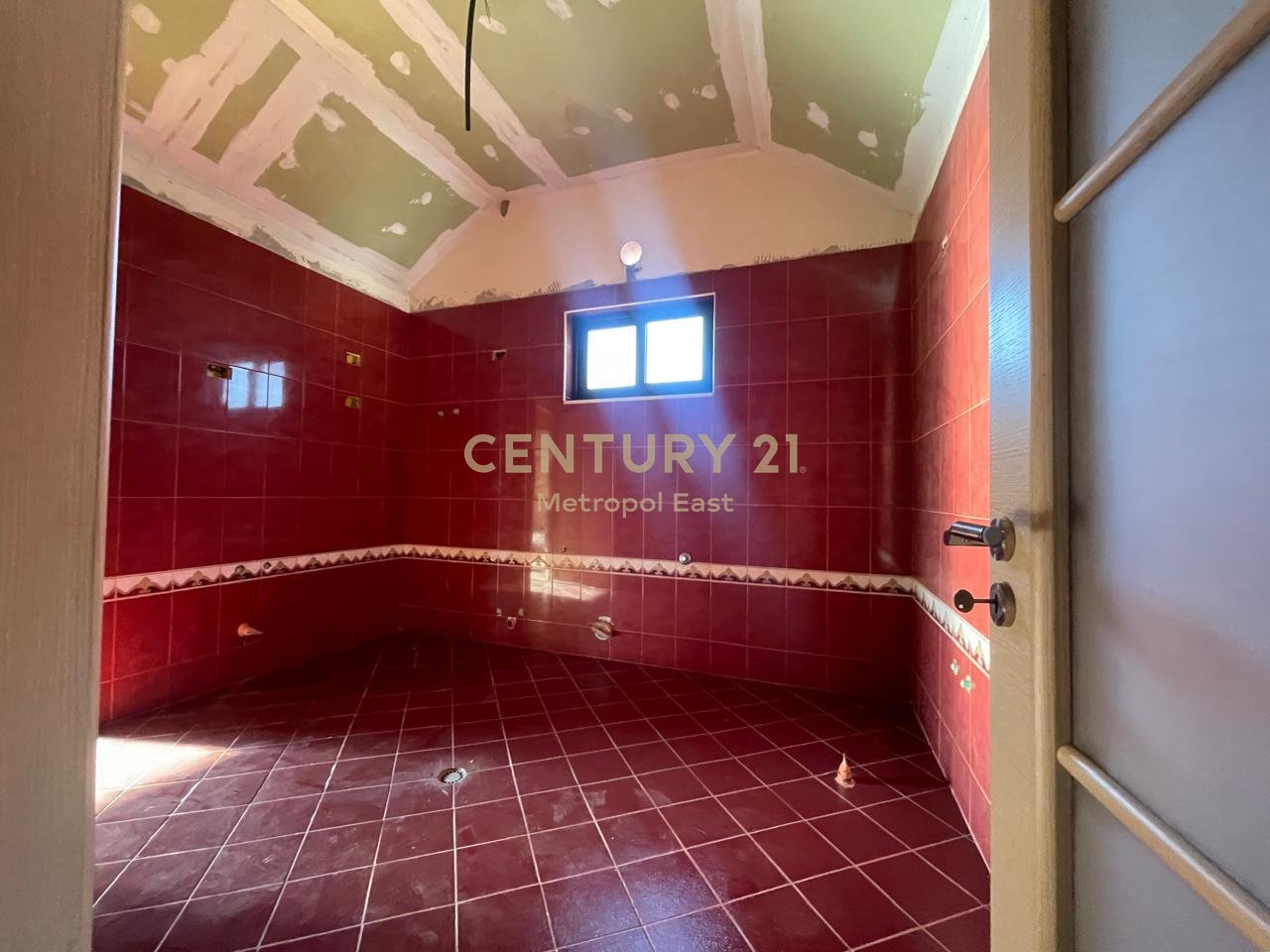 VILLA SU DUE PIANI IN VENDITA A SAUK TE RI