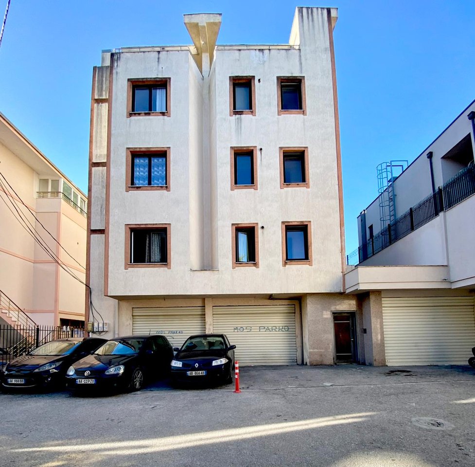 IN VENDITA A TEK XIBRAKU VENDIAMO APPARTAMENTO 2+1+VERANDA E 2 POSTI AUTO