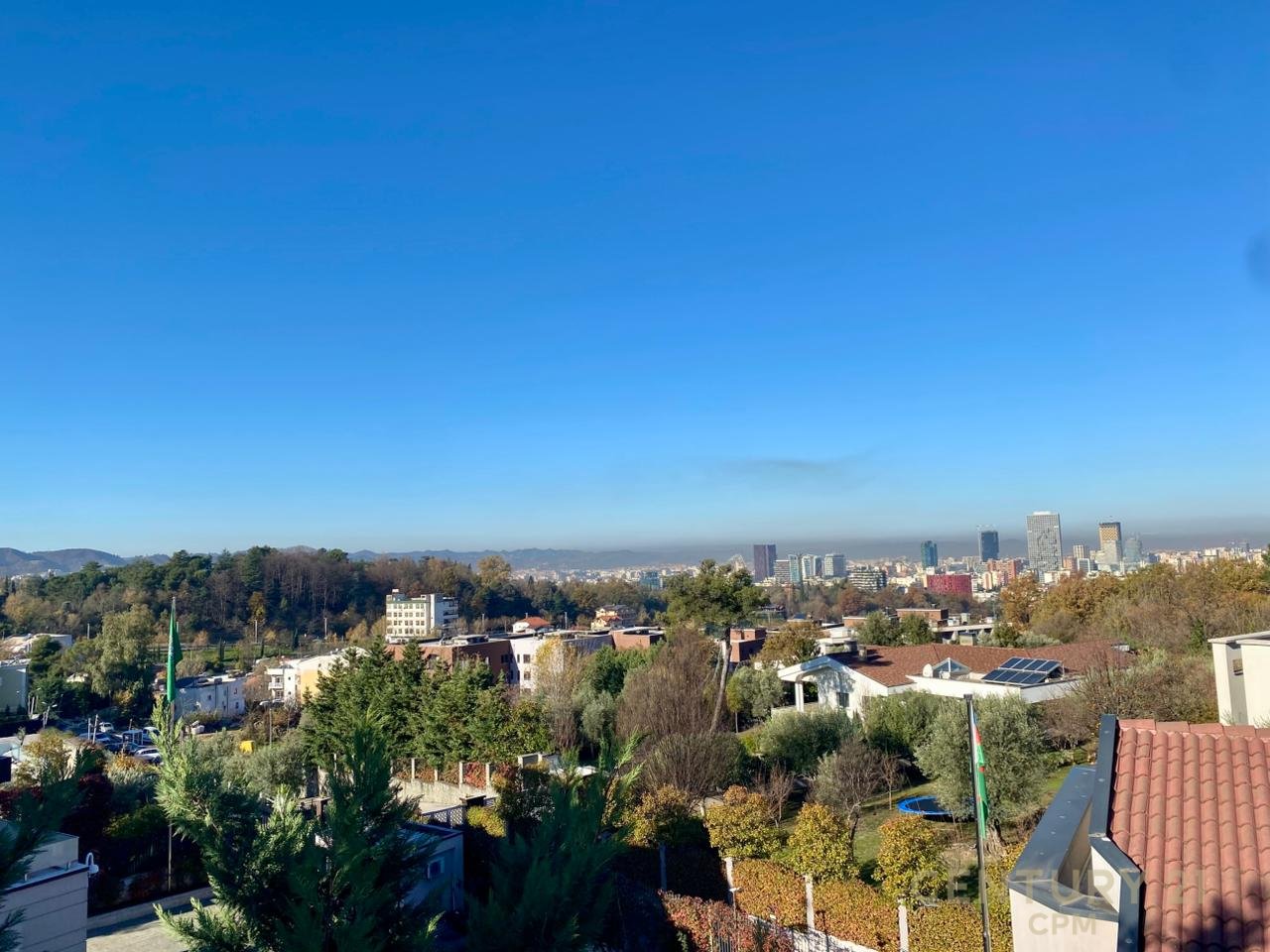 NE ZONEN E SAUKUT TE RI TEK XIBRAKU SHESIM STUDIO APARTAMENT +1 POST PARKIMI