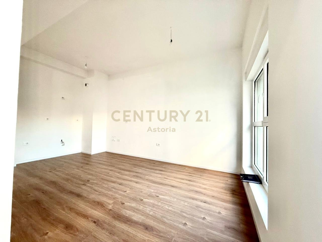 COMMERCIAL SPACE FOR RENT + PARKING SPACE AT KADIU RESIDENCE