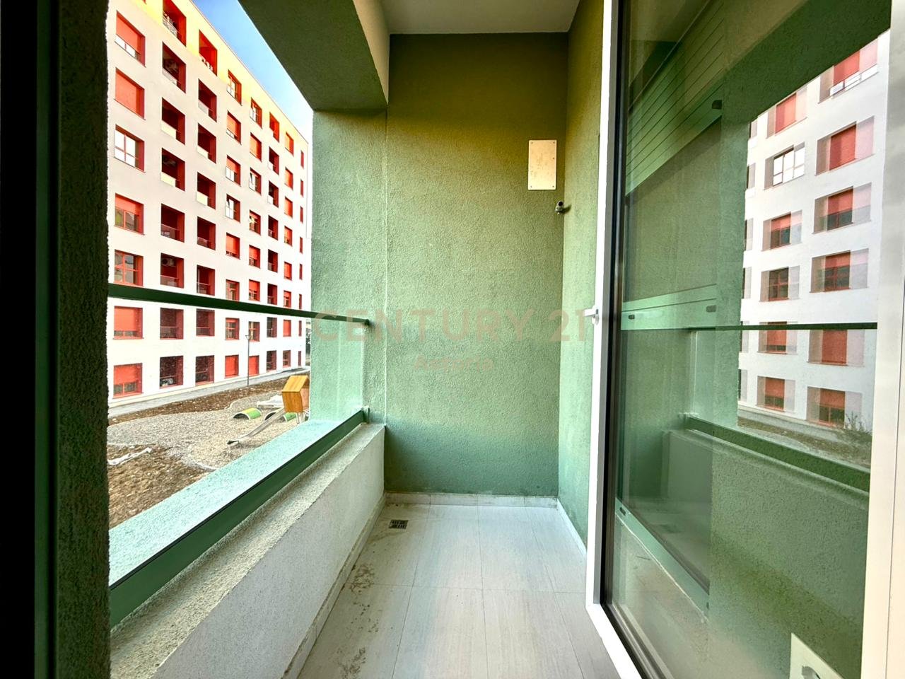 COMMERCIAL SPACE FOR RENT + PARKING SPACE AT KADIU RESIDENCE