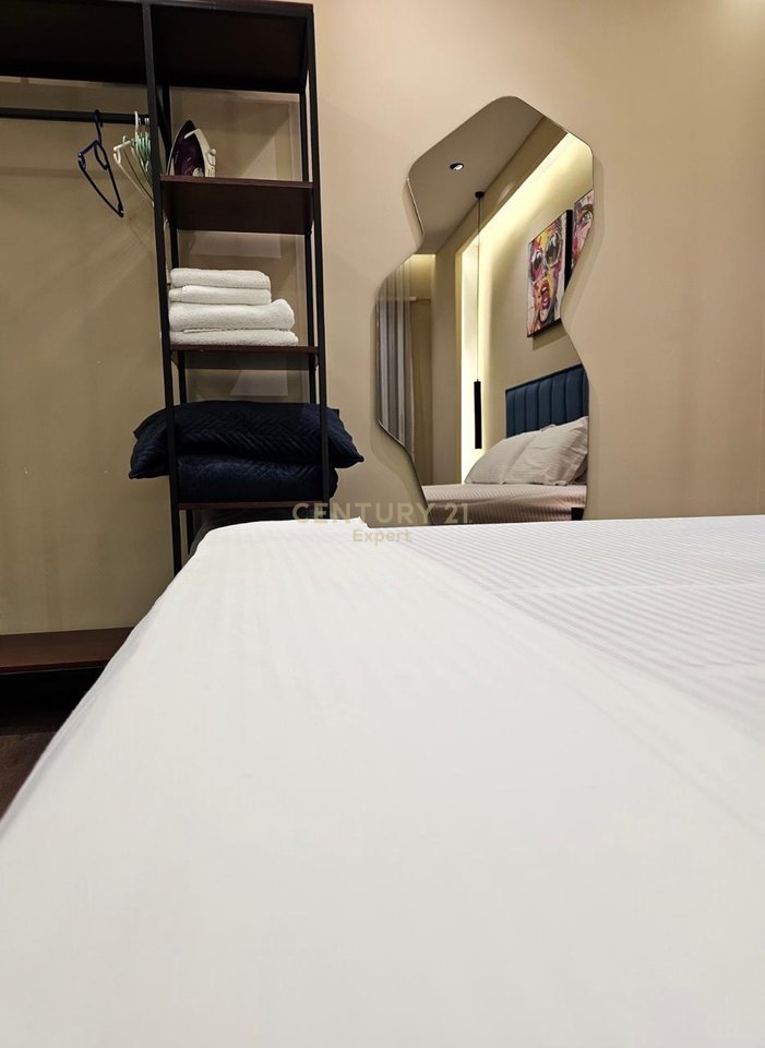 Shitet Garsoniere pranë Prokurorisë së Tiranës – Pranë rruges Mine Peza