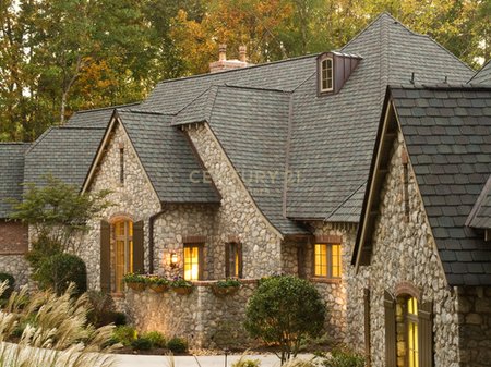 OPPORTUNITY! YEAR+LAND FOR SALE IN LESKOVIK – TOURIST AREA WITH HIGH POTENTIAL