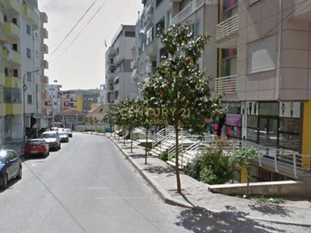 SHESIM NJESI SHERBIMI  NE FRESK!