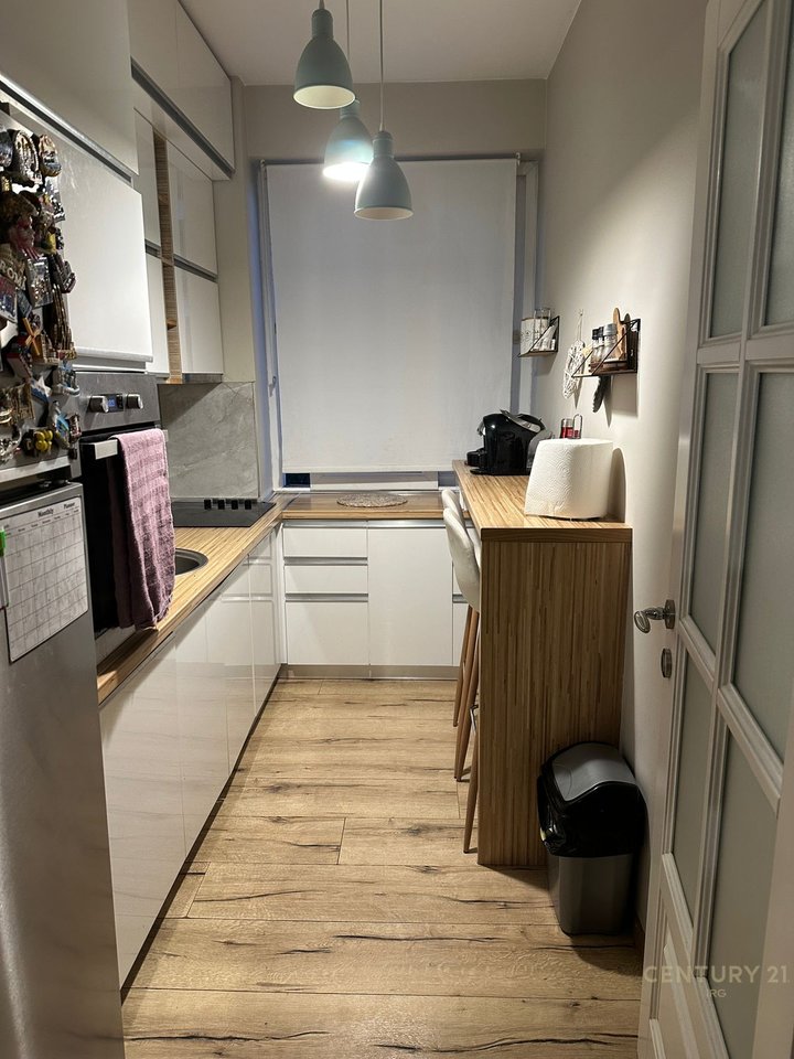 APARTAMENT 2+1 ME QERA TE KOPSHTI BOTANIK, TIRANË.