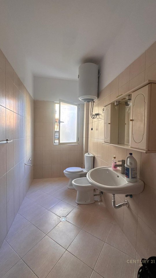 2+1 apartment for rent in the Myslym Shyri area, on Him Kolli Street!