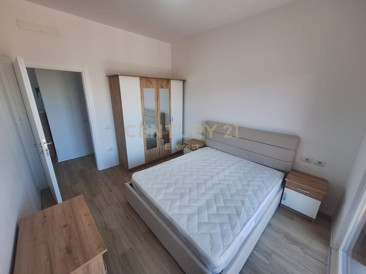 BIRRA TIRANA, JAPIM ME QIRA APARTAMENT 1+1