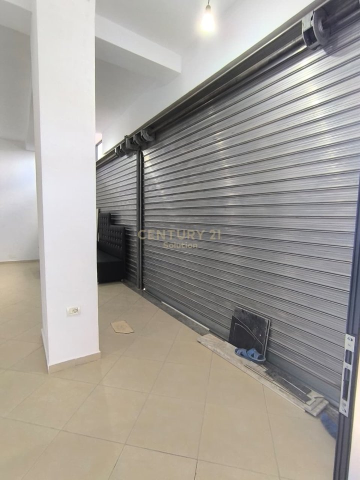 JAPIM PER QIRA AMBJENT KOMERCIAL NE ASTIR